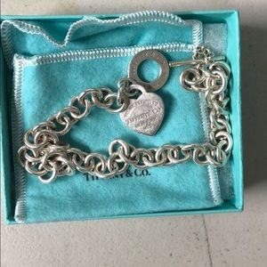 Tiffany’s return to Tiffany’s necklace